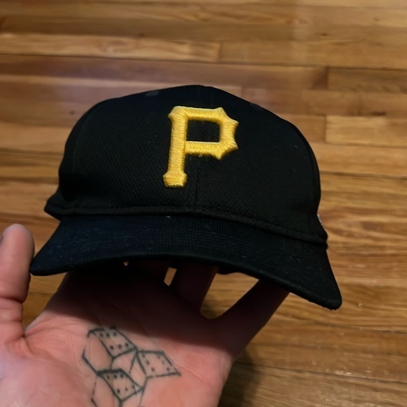 MLB Other - Kids authentic MLB Pittsburgh pirates Velcro strap back